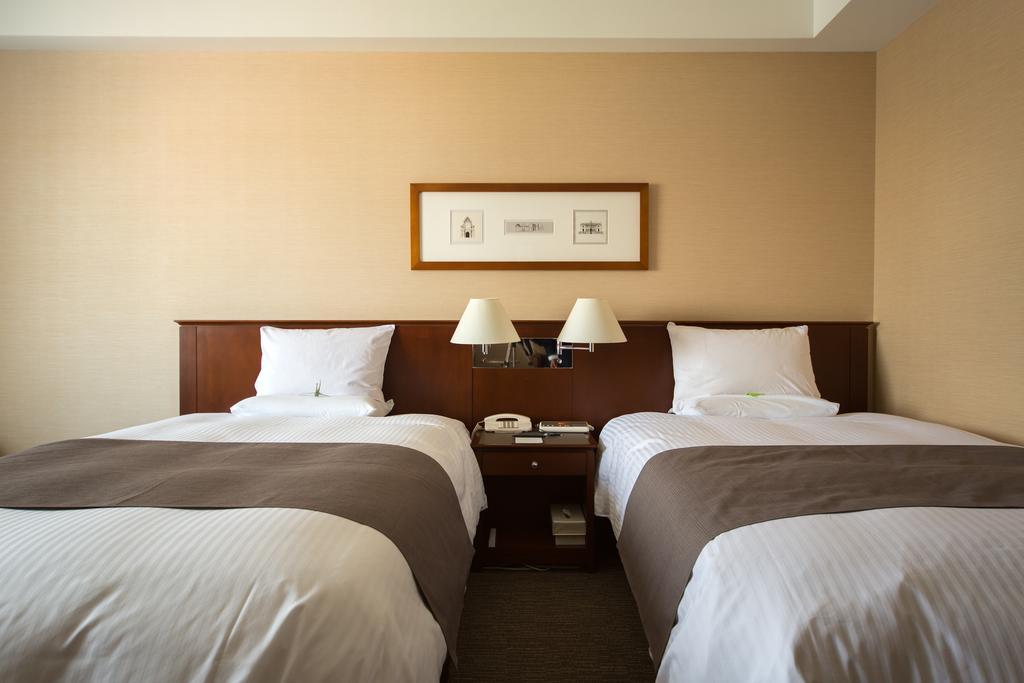 Rembrandt Hotel Ebina Esterno foto