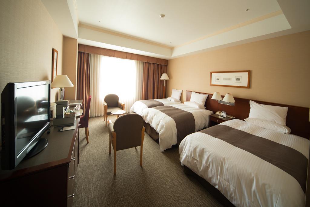 Rembrandt Hotel Ebina Esterno foto