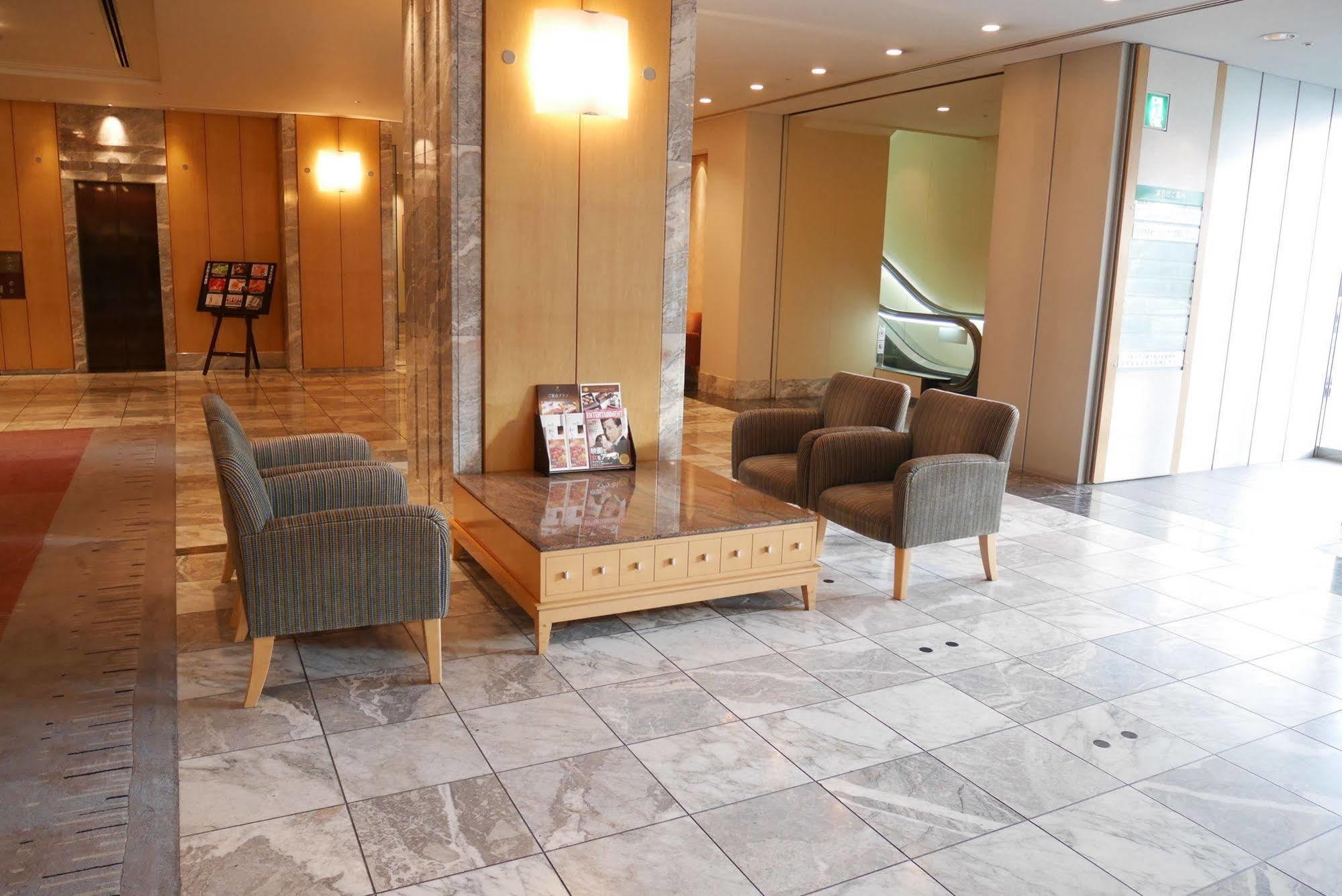 Rembrandt Hotel Ebina Esterno foto